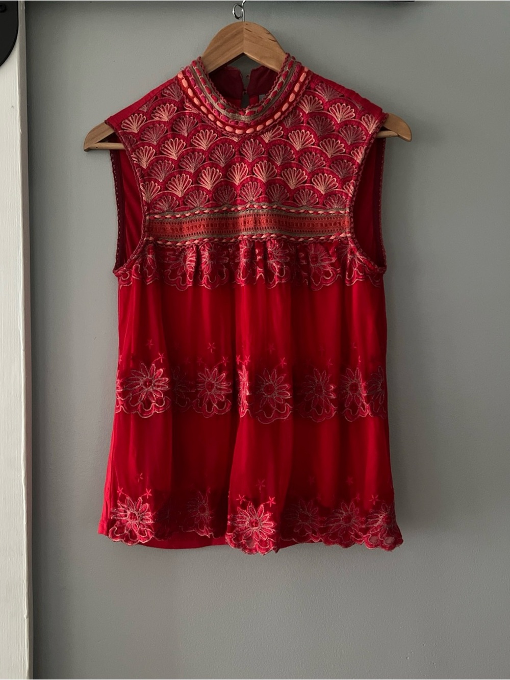 Anthropologie Bl^nk London Red Floral Embroidered Sleeveless Lace Top Sz S Boho